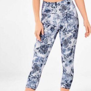Mid-Rise Printed PowerHold® Capri in Blue Floral
